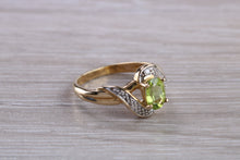 Load image into Gallery viewer, Peridot and Diamond set Yellow Gold Ring