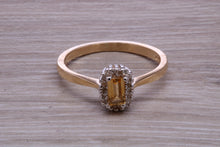 Load image into Gallery viewer, Petite Citrine and Diamond set Yellow Gold Cluster Ring