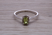Load image into Gallery viewer, Peridot and Diamond Gemstone set Cluster Ring