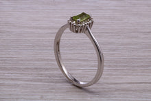 Load image into Gallery viewer, Peridot and Diamond Gemstone set Cluster Ring