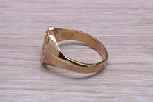 Load image into Gallery viewer, Chunky 18ct Gold Prince of Wales Feathers Signet Ring