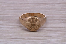 Load image into Gallery viewer, Chunky 18ct Gold Prince of Wales Feathers Signet Ring