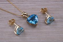 Load image into Gallery viewer, Trillion cut Swiss Blue Topaz Matching Earrings and Necklace set in Yellow Gold