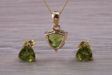 Load image into Gallery viewer, Trillion cut Peridot Earrings and Matching Necklace set Yellow Gold