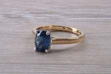 Load image into Gallery viewer, Stunning 1.50 carat Oval cut Royal Blue Sapphire Solitaire