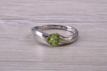 Load image into Gallery viewer, Round cut Peridot set White Gold Ring