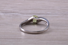 Load image into Gallery viewer, Round cut Peridot set White Gold Ring
