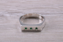 Load image into Gallery viewer, Round cut Emerald set Unisex Signet Ring