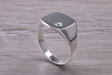 Load image into Gallery viewer, Round cut Emerald set Signet Ring