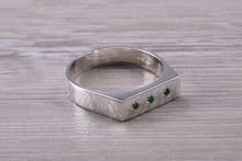 Load image into Gallery viewer, Round cut Emerald set Unisex Signet Ring