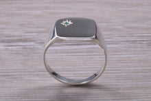 Load image into Gallery viewer, Round cut Emerald set Signet Ring