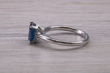 Load image into Gallery viewer, Oval cut Royal Blue Sapphire Platinum Solitaire