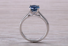 Load image into Gallery viewer, Oval cut Royal Blue Sapphire Platinum Solitaire