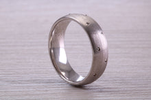 Load image into Gallery viewer, Gents 6 mm Wide Patterned White Gold Band