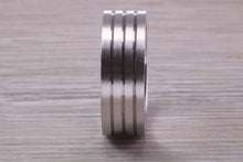 Load image into Gallery viewer, Gents Chunky 8mm Wide Patterned White Gold Band