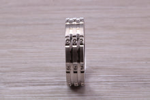 Load image into Gallery viewer, Gents 6 mm Wide Patterned White Gold Band