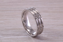 Load image into Gallery viewer, Gents 6 mm Wide Patterned White Gold Band