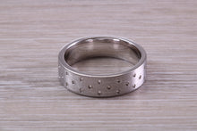 Load image into Gallery viewer, Gents 6 mm Wide Patterned White Gold Band