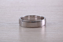 Load image into Gallery viewer, Gents 5 mm Wide Patterned White Gold Band