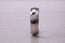 Load image into Gallery viewer, Gents 6 mm Wide Patterned White Gold Band