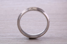 Load image into Gallery viewer, Gents 6 mm Wide Patterned White Gold Band