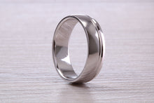 Load image into Gallery viewer, Gents 6 mm Wide Patterned White Gold Band