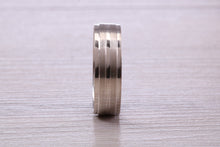 Load image into Gallery viewer, Gents 6 mm Wide Patterned White Gold Band