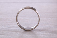 Load image into Gallery viewer, Gents 6 mm Wide Patterned White Gold Band