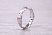 Load image into Gallery viewer, Curved Circle Diamond set White Gold Band