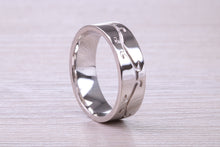 Load image into Gallery viewer, 6 mm Wide Machine Patterned White Gold Band