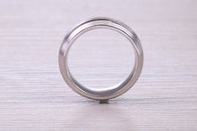 Load image into Gallery viewer, 6 mm Wide Patterned White Gold Band