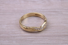Load image into Gallery viewer, Curved Diamond set 18ct Yellow Gold Ring