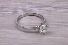 Load image into Gallery viewer, 1.47 Carat Natural Round cut Diamond set Platinum Solitaire