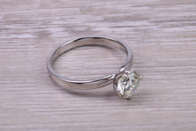 Load image into Gallery viewer, 1.47 Carat Natural Round cut Diamond set Platinum Solitaire