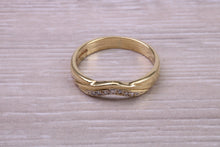 Load image into Gallery viewer, Curved Diamond set 18ct Yellow Gold Ring