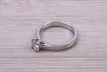 Load image into Gallery viewer, Simple and Elegant Round Brilliant cut Diamond set Platinum Solitaire