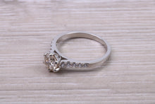 Load image into Gallery viewer, 0.95 carat Beautiful Diamond set Platinum Engagement Ring