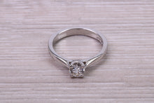 Load image into Gallery viewer, Simple and Elegant Round Brilliant cut Diamond set Platinum Solitaire