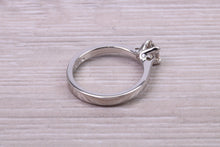 Load image into Gallery viewer, Simple and Elegant Round Brilliant cut Diamond set Platinum Solitaire