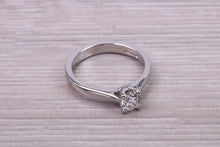 Load image into Gallery viewer, Simple and Elegant Round Brilliant cut Diamond set Platinum Solitaire