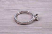Load image into Gallery viewer, Simple and Elegant Round Brilliant cut Diamond set Platinum Solitaire