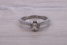 Load image into Gallery viewer, 0.95 carat Beautiful Diamond set Platinum Engagement Ring
