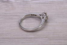 Load image into Gallery viewer, 0.95 carat Beautiful Diamond set Platinum Engagement Ring