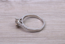 Load image into Gallery viewer, 0.95 carat Beautiful Diamond set Platinum Engagement Ring