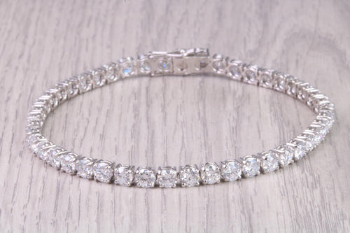 8ct D V V S 1 graded Lab Diamond Set Platinum Bracelet, absolutely stunning piece and would make the perfect gift