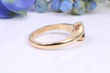 Load image into Gallery viewer, Beautiful 0.90 carat Oval cut Blue Sapphire Twist Shank Solitaire, British Hallmarked Yellow Gold