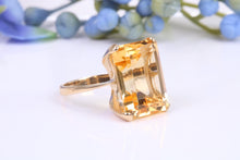 Load image into Gallery viewer, Stunning Large 14ct Swiss Blue Topaz set Yellow Gold Ring