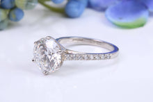 Load image into Gallery viewer, Very Large Four carat Certified Round cut Lab Diamond set Platinum Solitaire, Top Graded Diamond