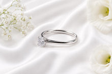 Load image into Gallery viewer, Beautiful Half carat D VVS1 graded round cut Lab Diamond set Solitaire