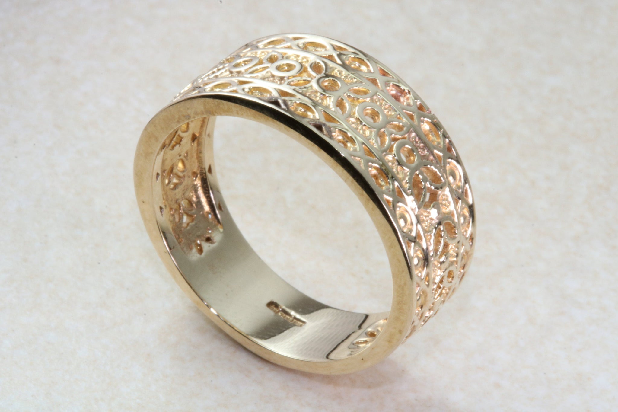 Ladies Yellow Gold Thumb Ring. 9ct Yellow Gold. Solid gold and 9mm